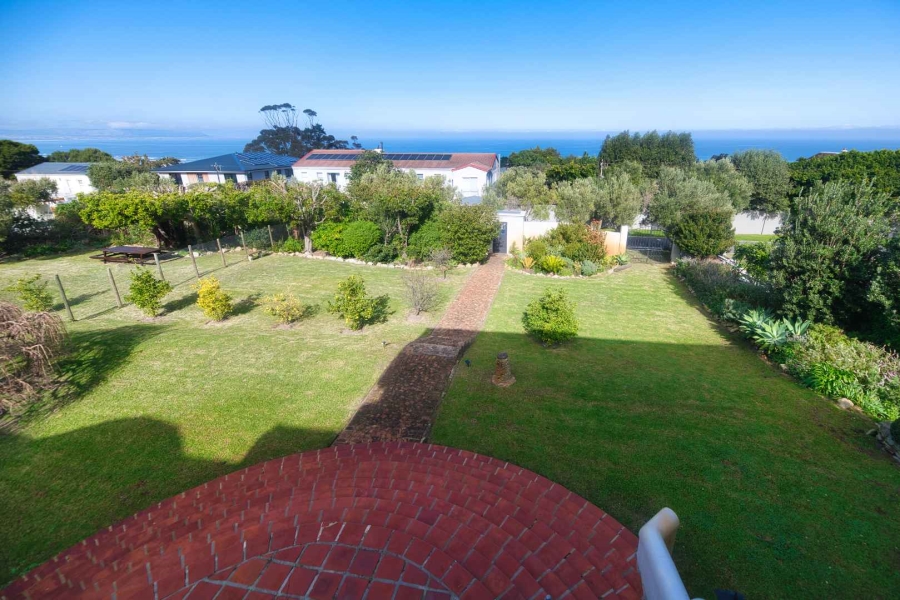 7 Bedroom Property for Sale in Voelklip Western Cape